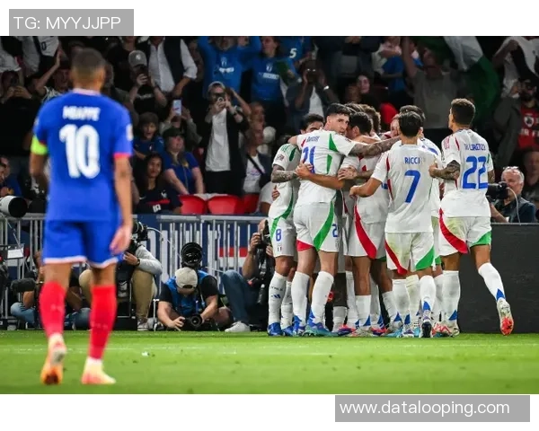 挪威足球明星在抖音上分享训练日常与生活趣事引发热议